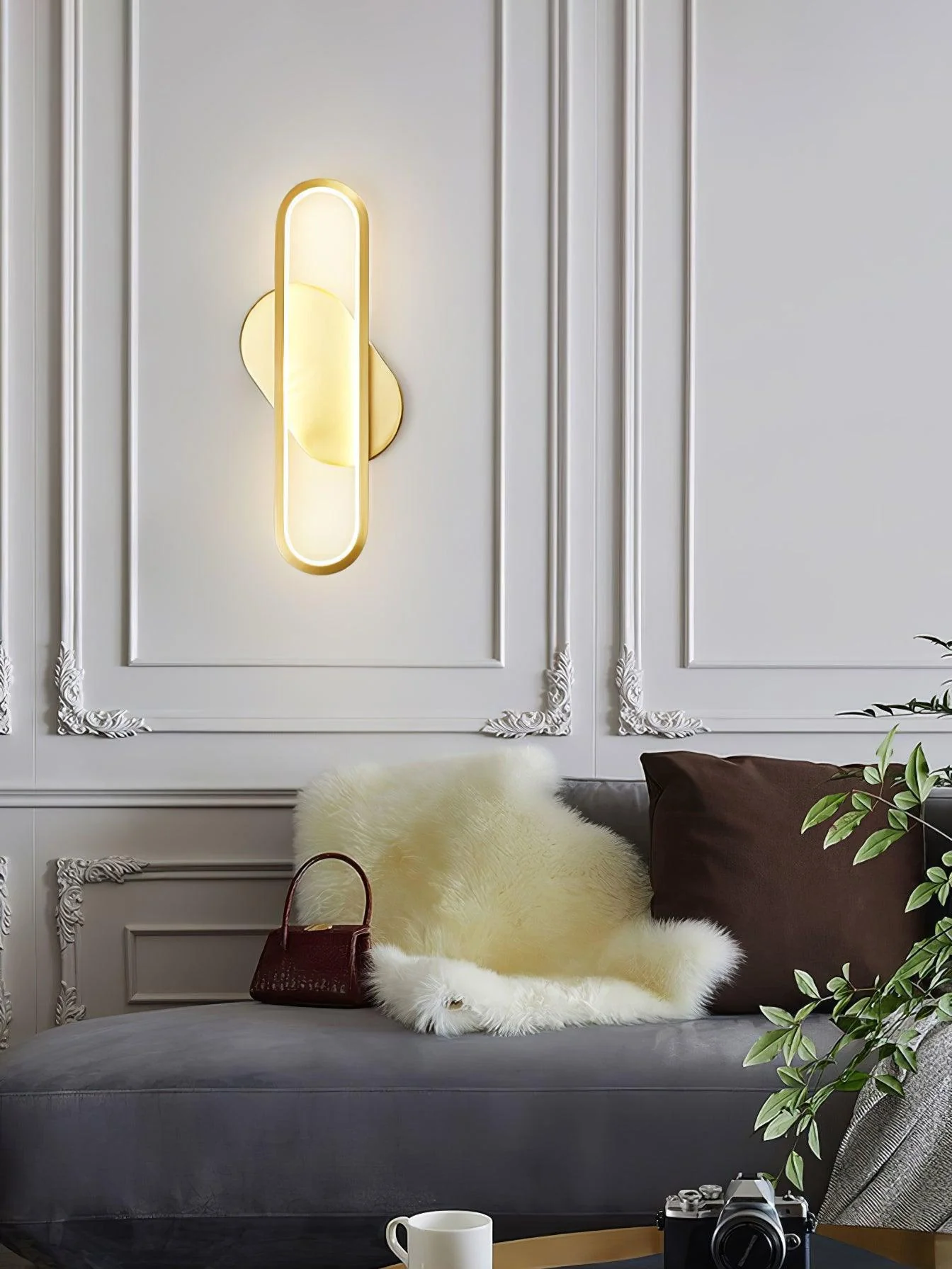 Mirage Classic Long Ova Brass Wall Lamp - Image 6