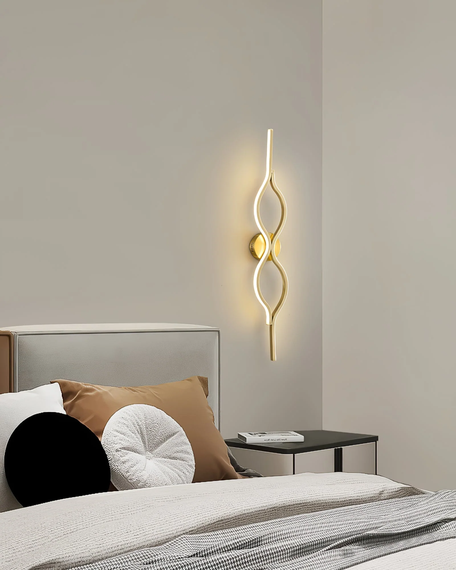 Myvenen Classic Twist Brass Wall Light - Image 9