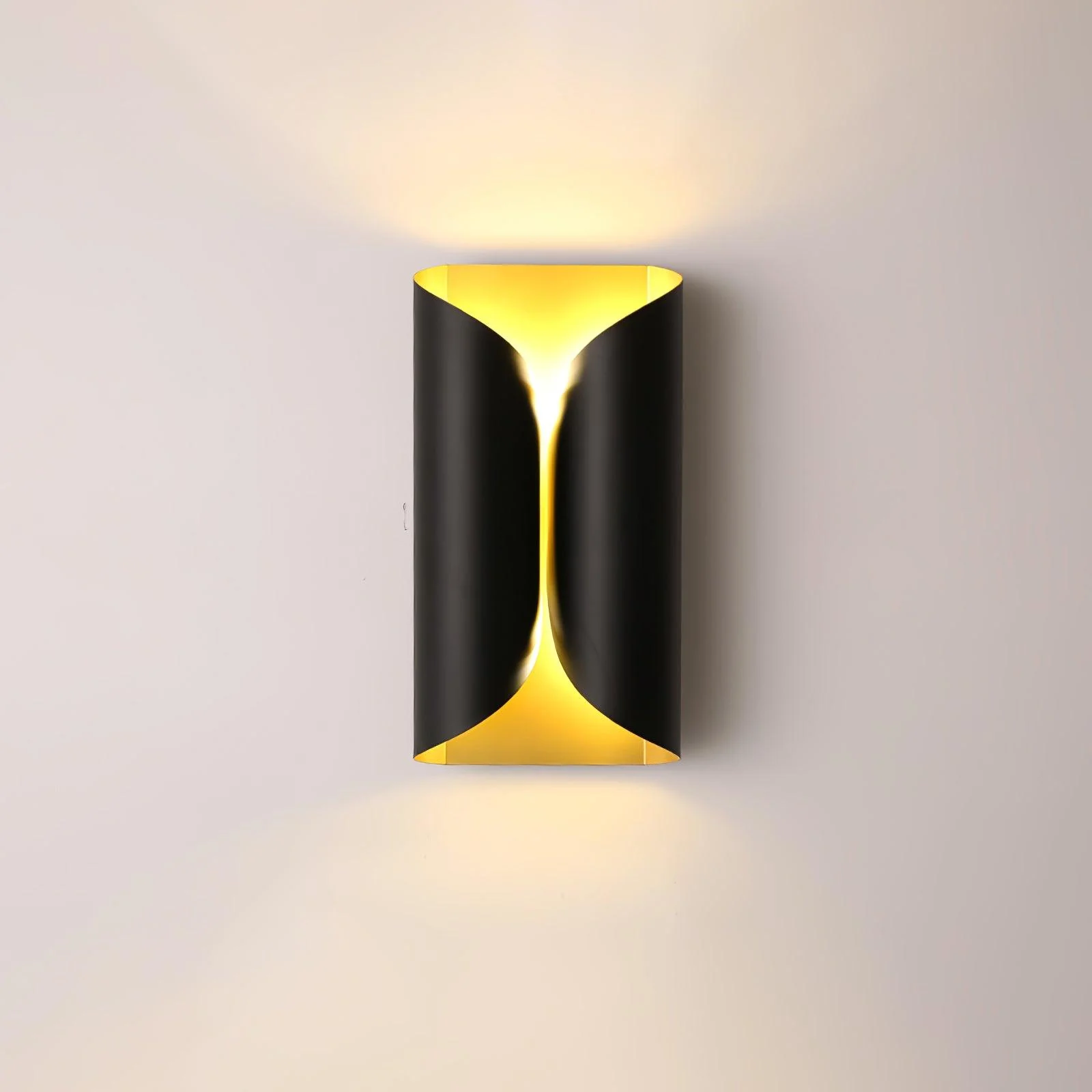 Noirra Elegant Aluminum Wall Light - Image 9