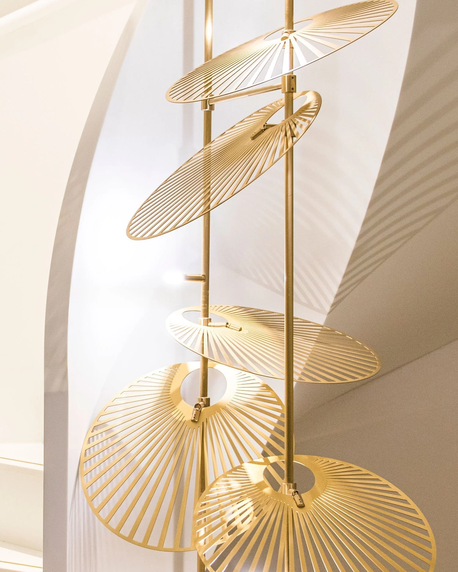 Odoraris Luxury Leaf Chandelier - Image 19