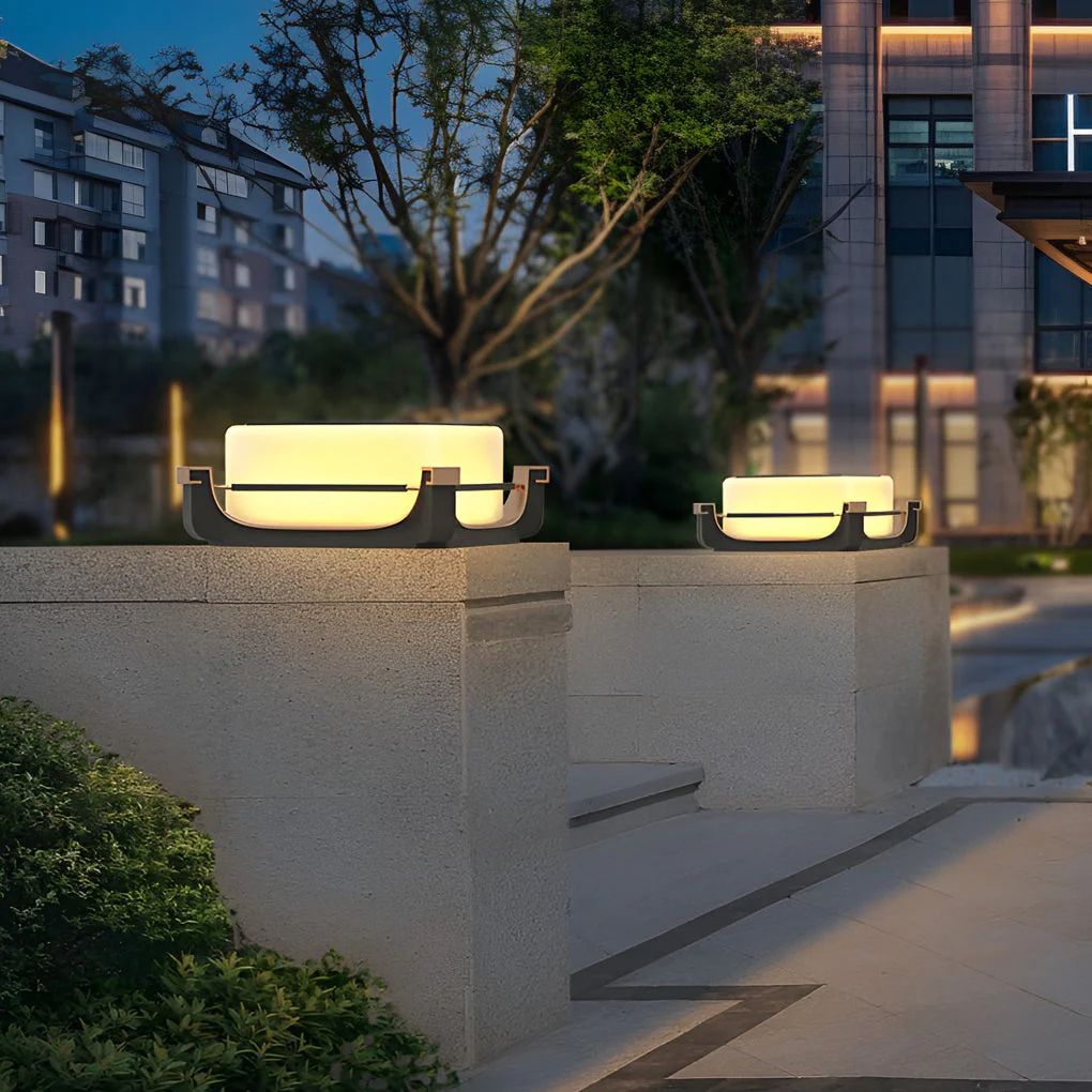 Oliver LED Modern Solar PC Outdoor Fence Post Lights - Image 10