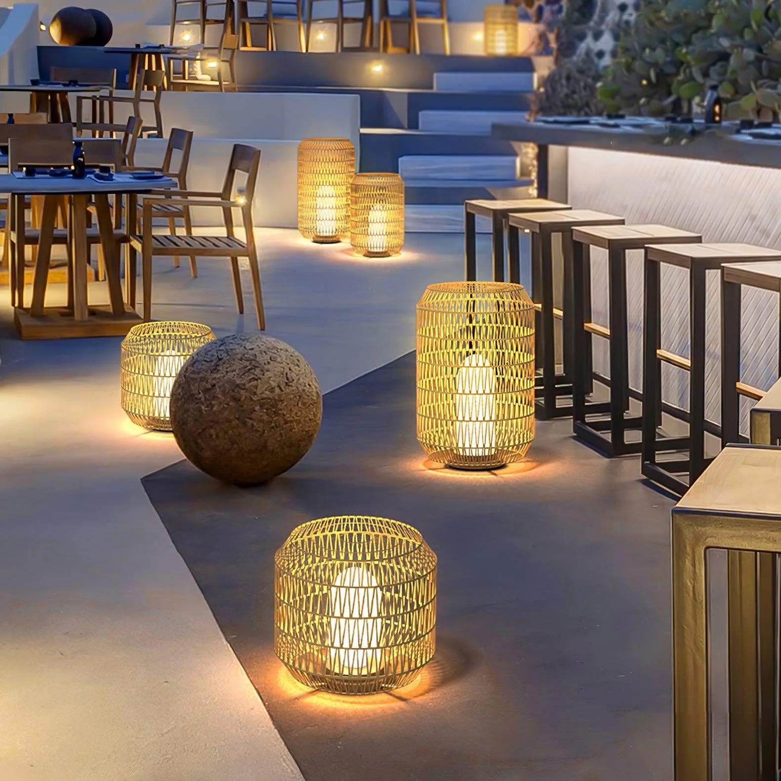 Oliver Vintage Outdoor Lighting - Image 38