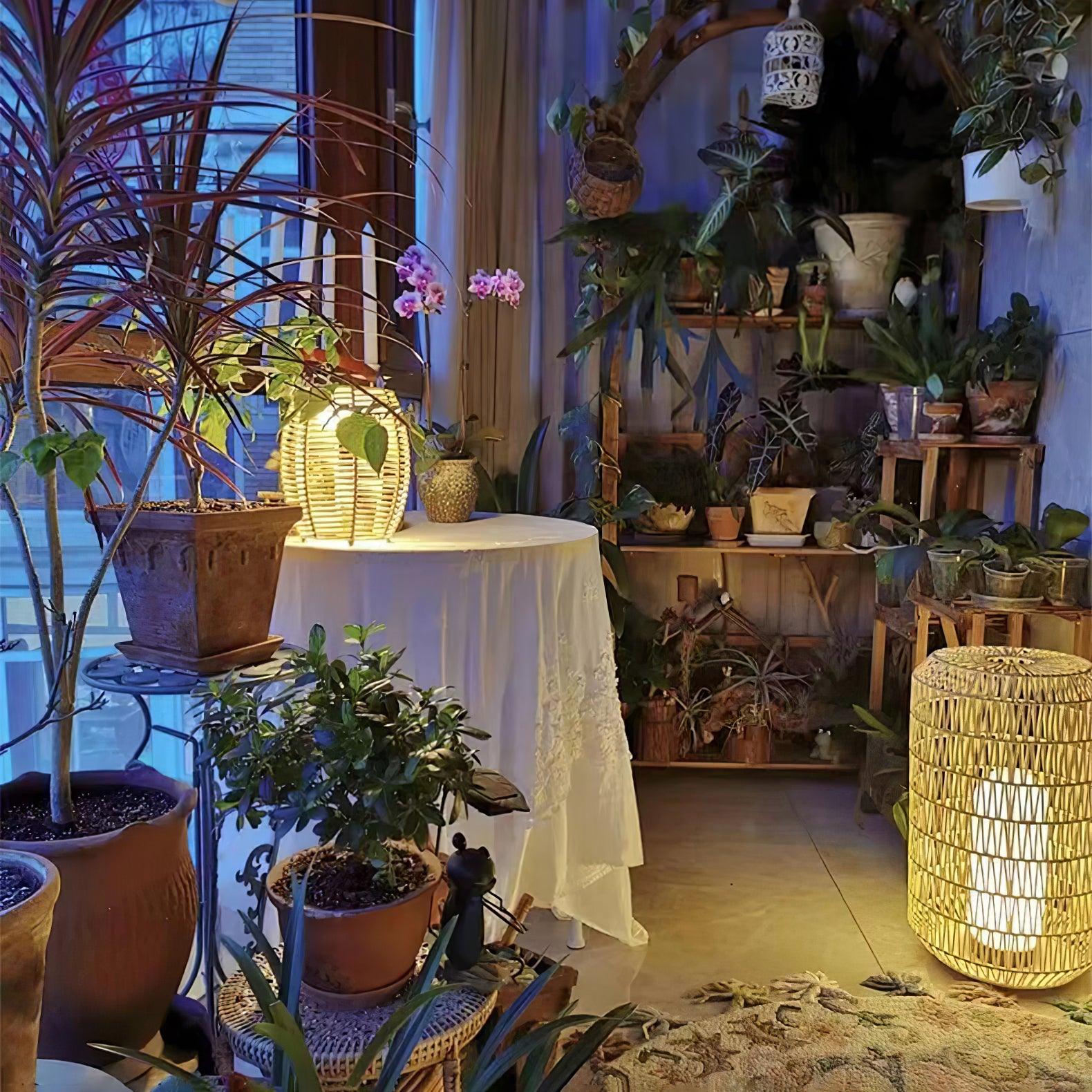 Oliver Vintage Outdoor Lighting - Image 5