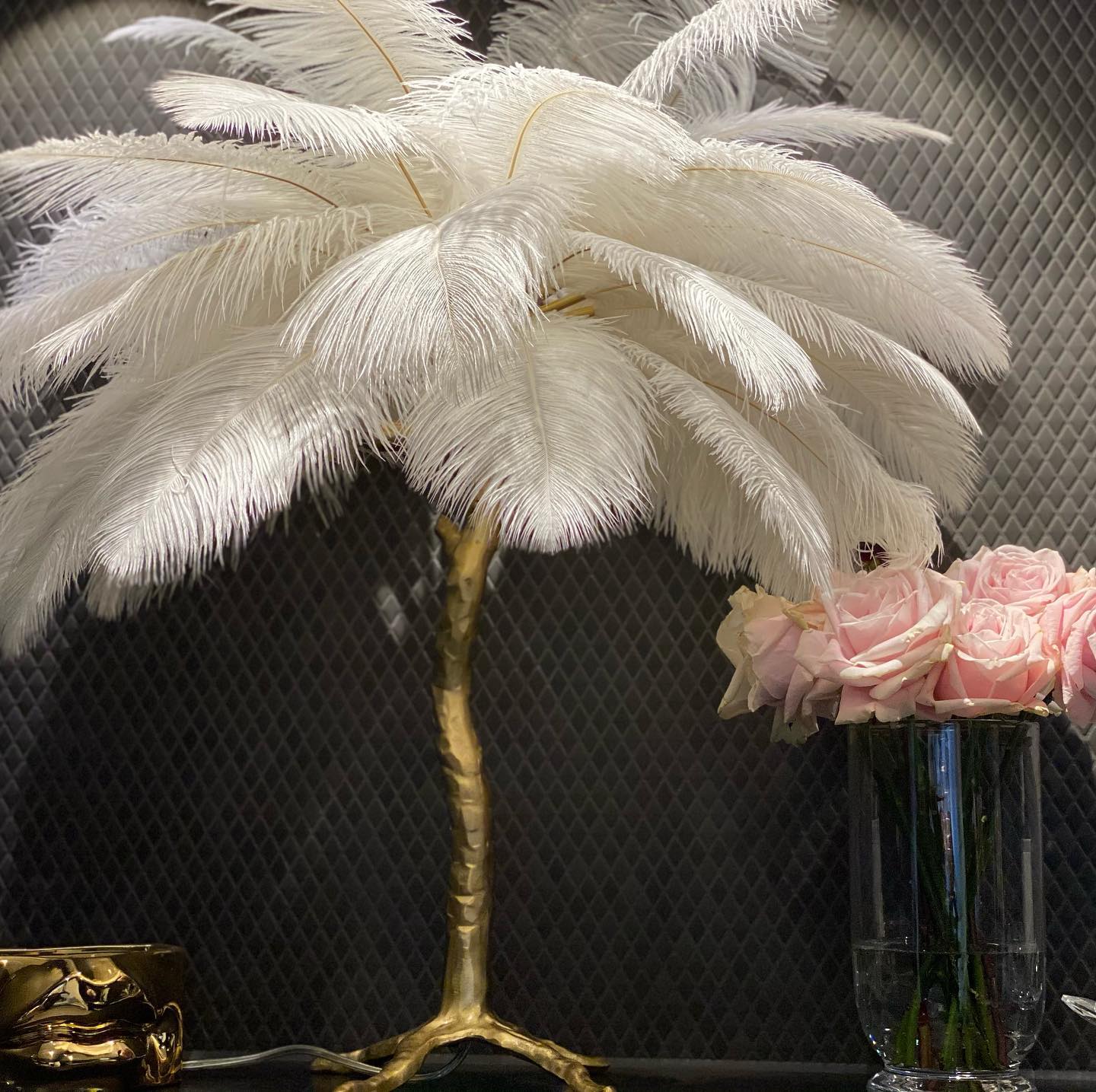 Ostrich Contemporary Feather Table Lamp - Image 13