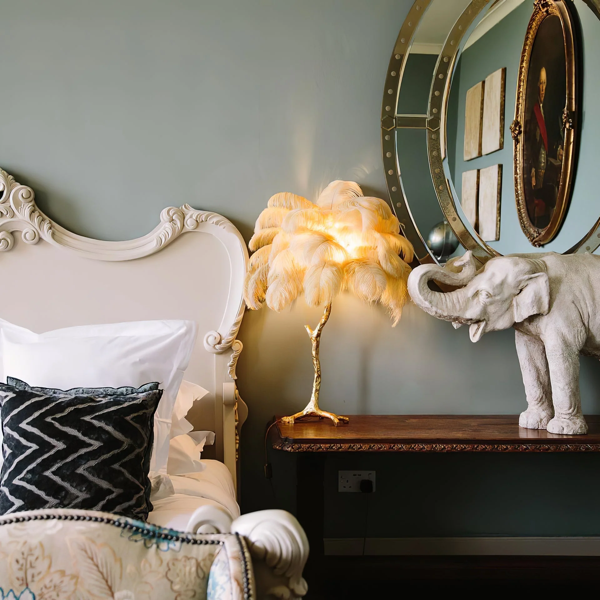 Ostrich Contemporary Feather Table Lamp - Image 24