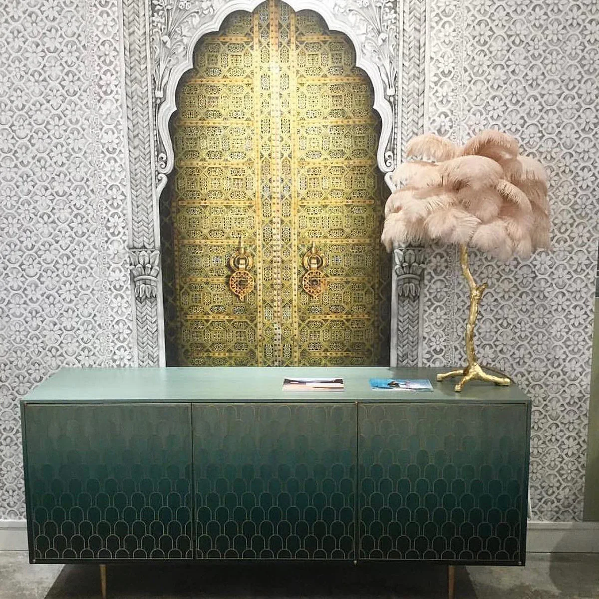 Ostrich Contemporary Feather Table Lamp - Image 3