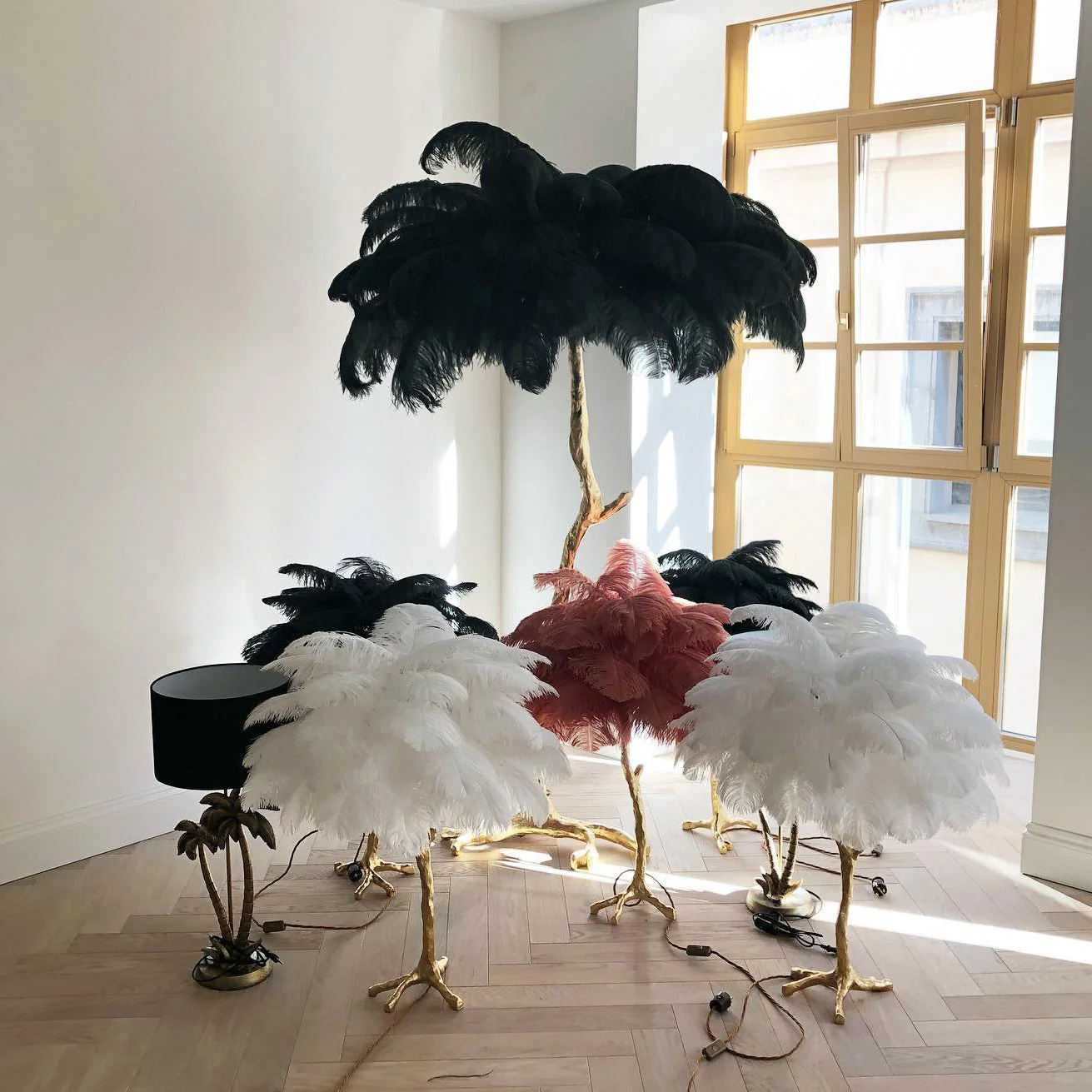 Ostrich Contemporary Feather Table Lamp - Image 9