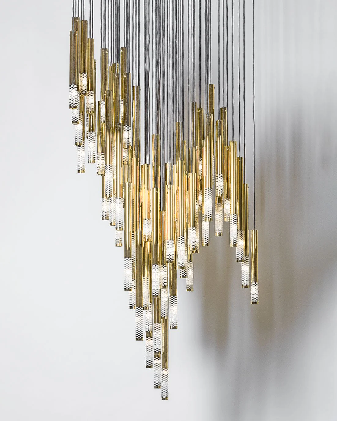 Ovynira Gold Rod Chandelier - Image 23