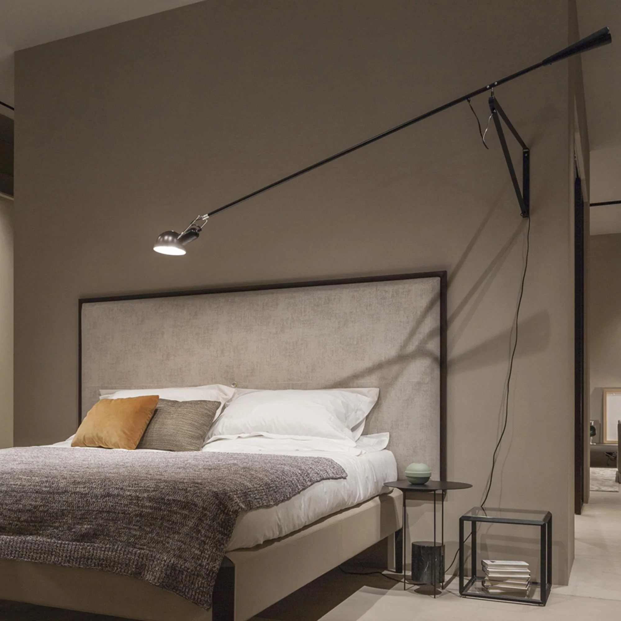 Parete Minimalist Wall Light - Image 4