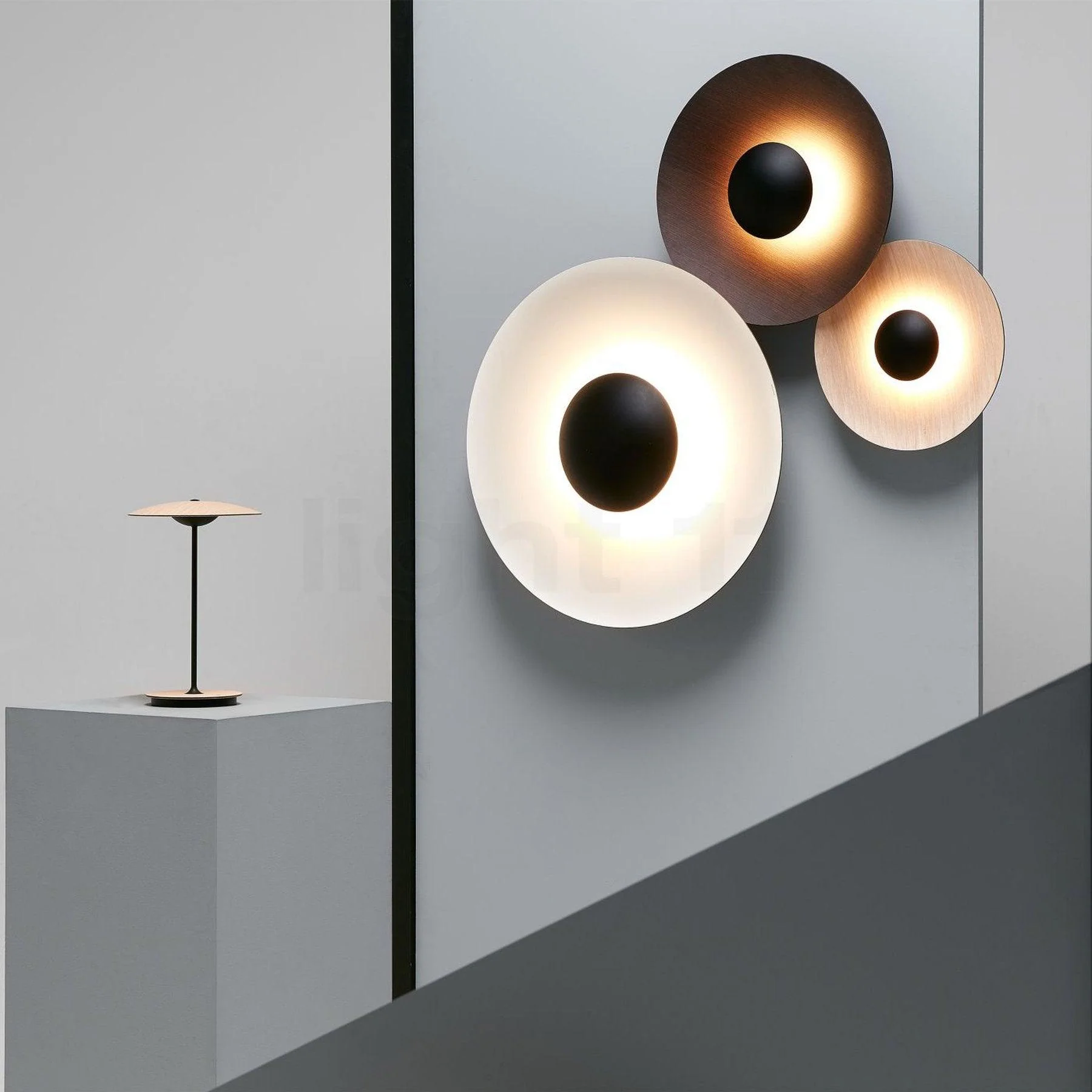 Peacemaker Elegance Simplicity Glow Wall Light - Image 12