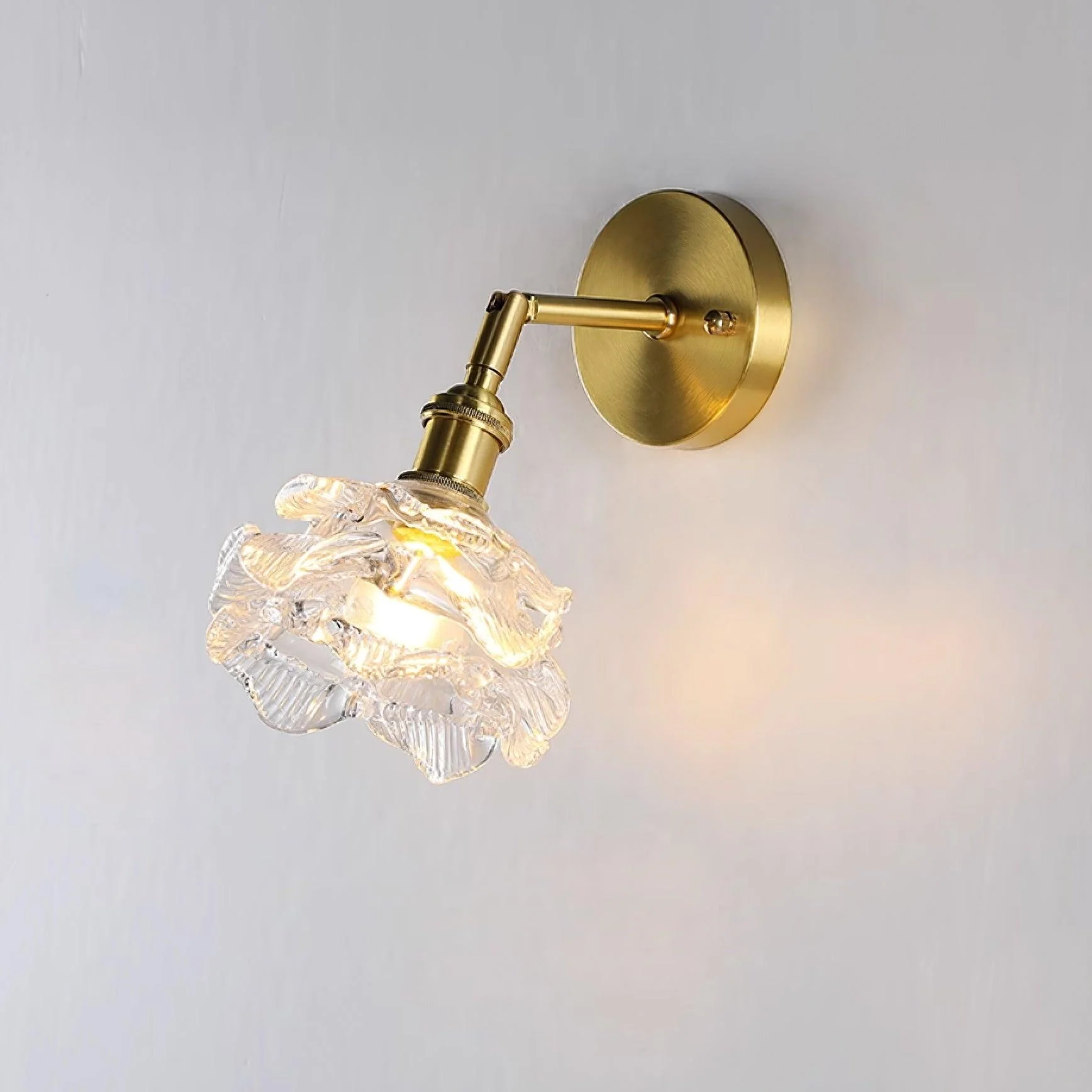 Petal Vintage Brass Wall Lamp - Image 8
