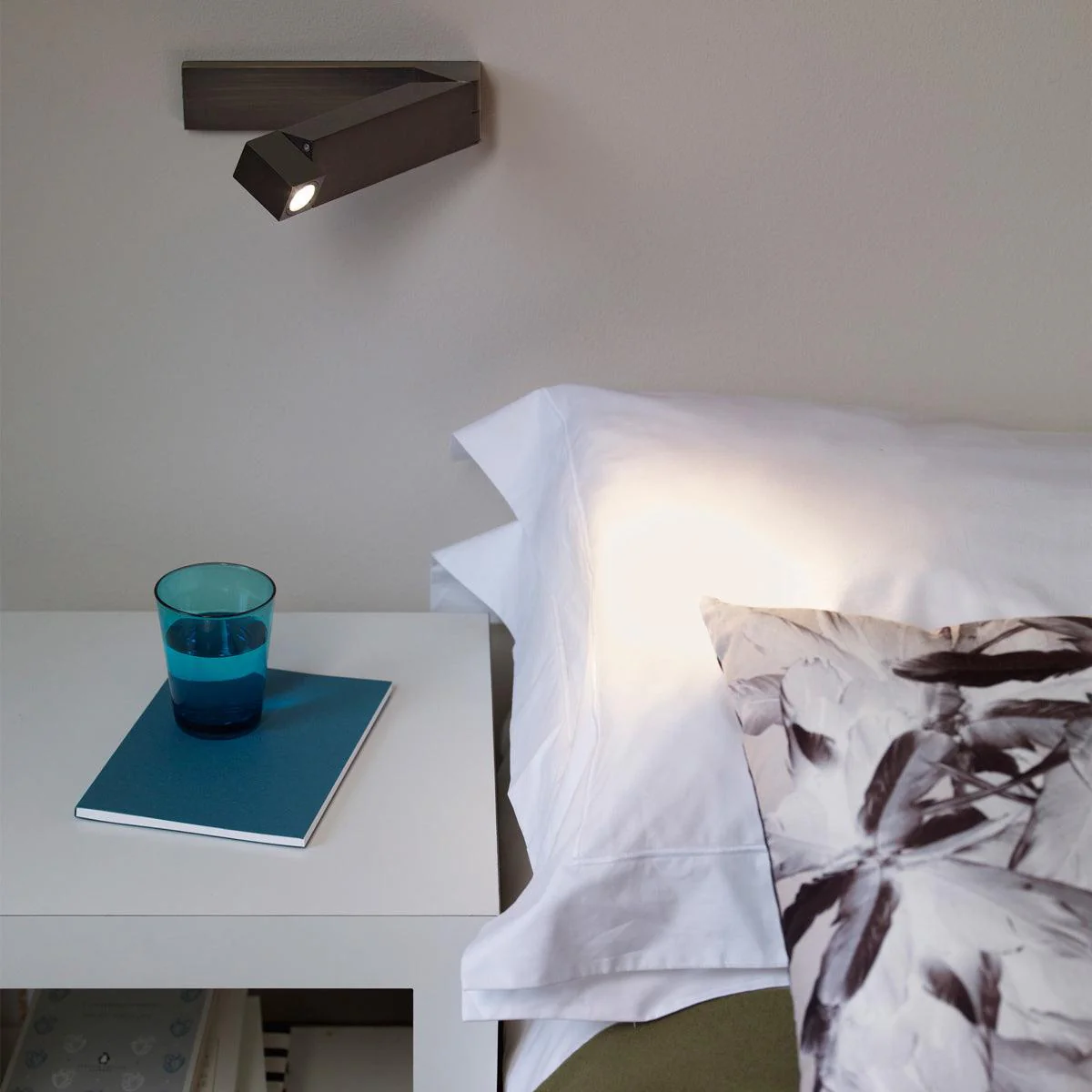 Phase LED Modern Minimalist Bedside Bedroom Wall Light - Image 5