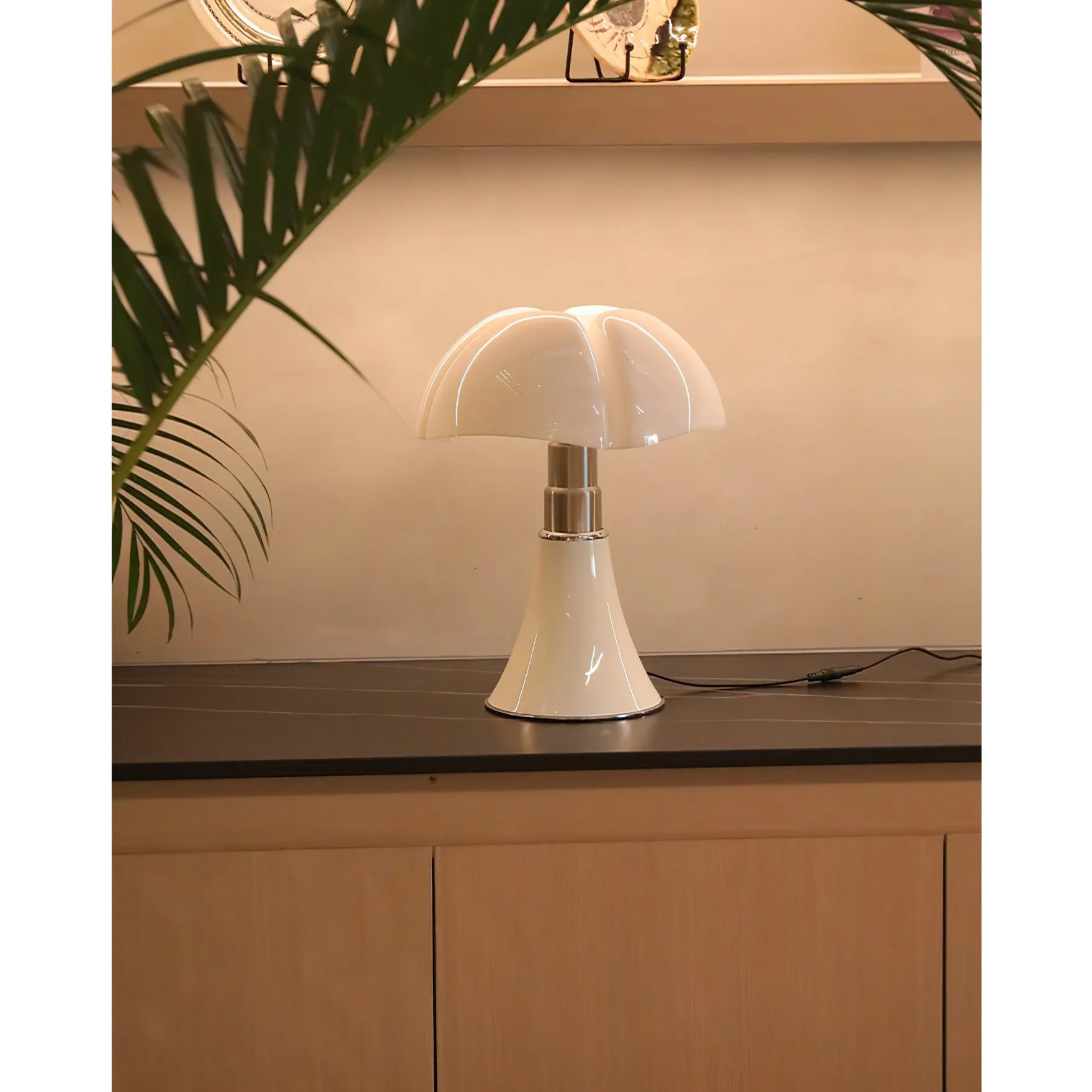 Pipistrello Modern Table Lamp - Image 27