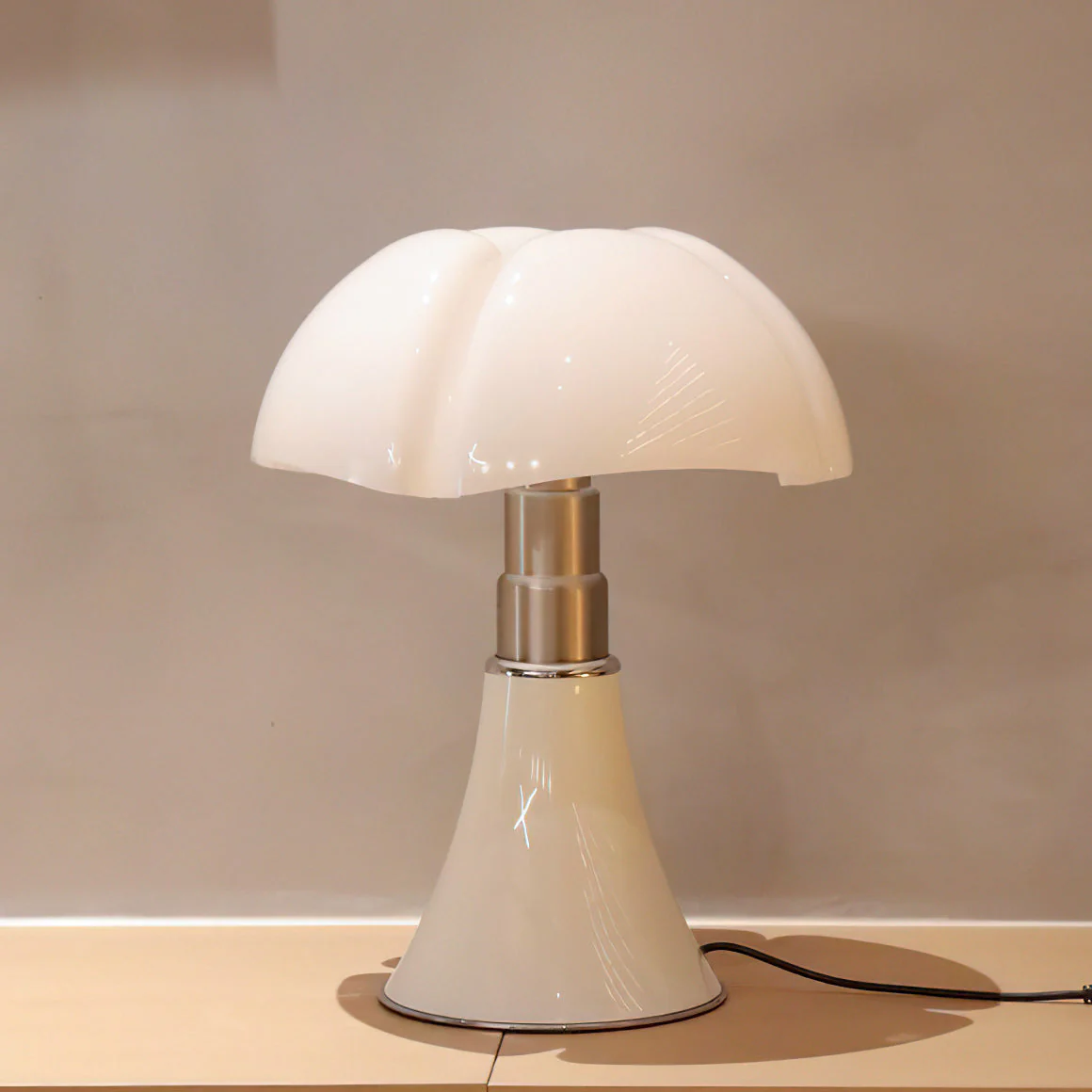 Pipistrello Modern Table Lamp - Image 39
