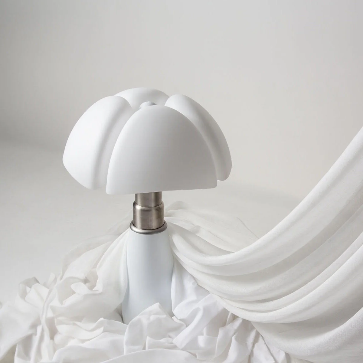 Pipistrello Modern Table Lamp - Image 10