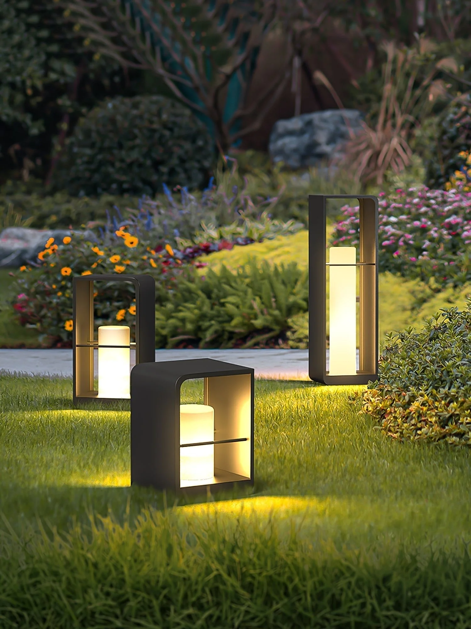 Poppy Minimalist Outdoor Light - Image 12