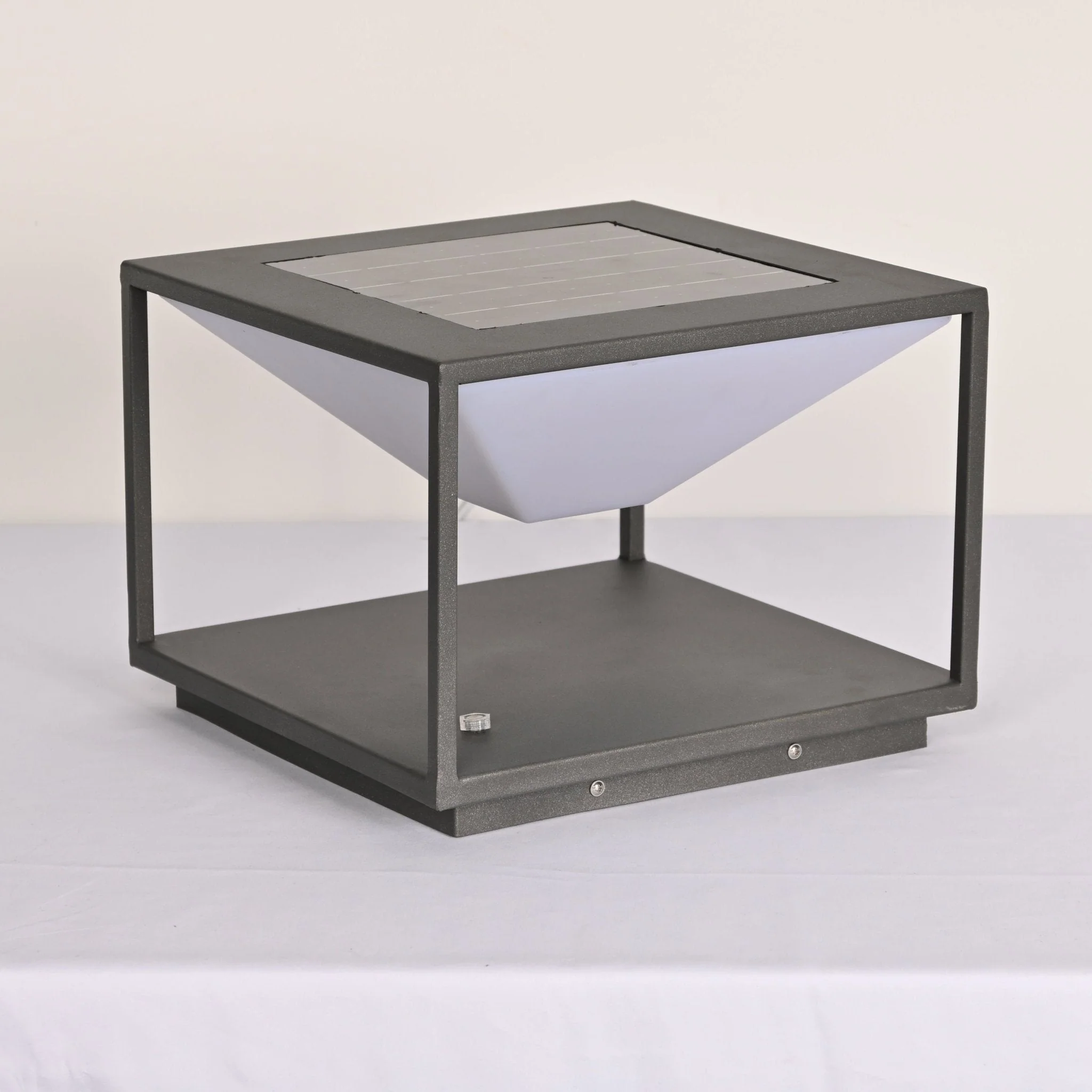 Ray Geo Frame Solar Outdoor Light - Image 13