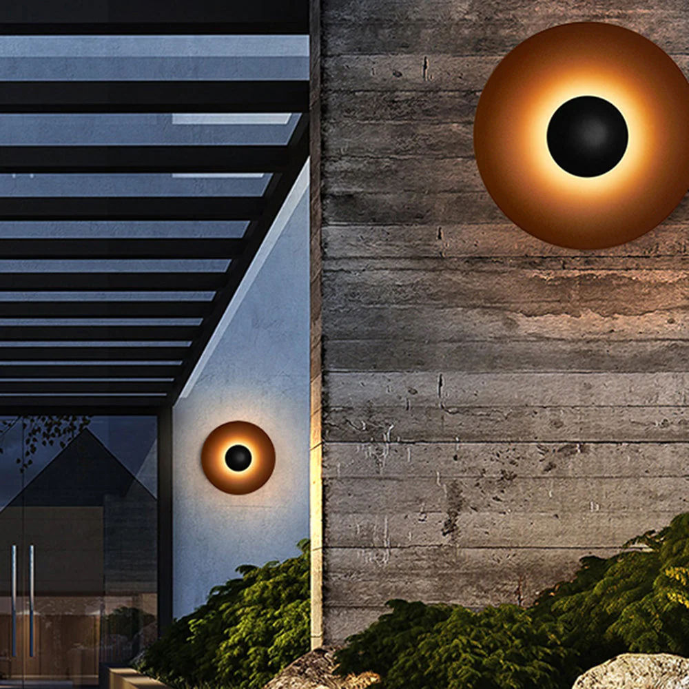 Ray Outdoor Wall Lamp - Image 3