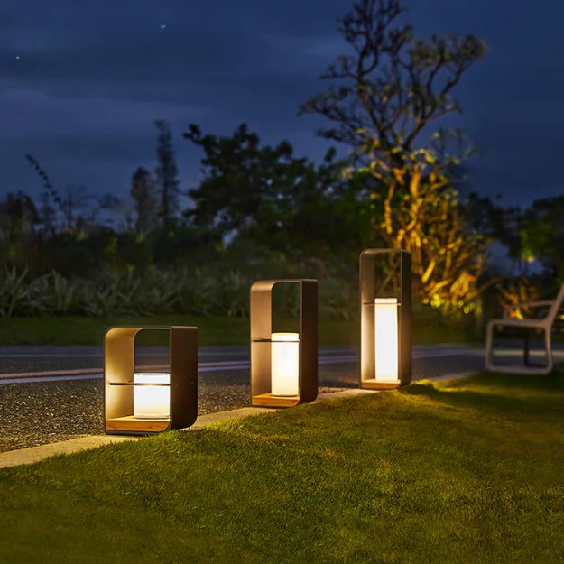 Ray Minimalist Outdoor Post Light - Image 6