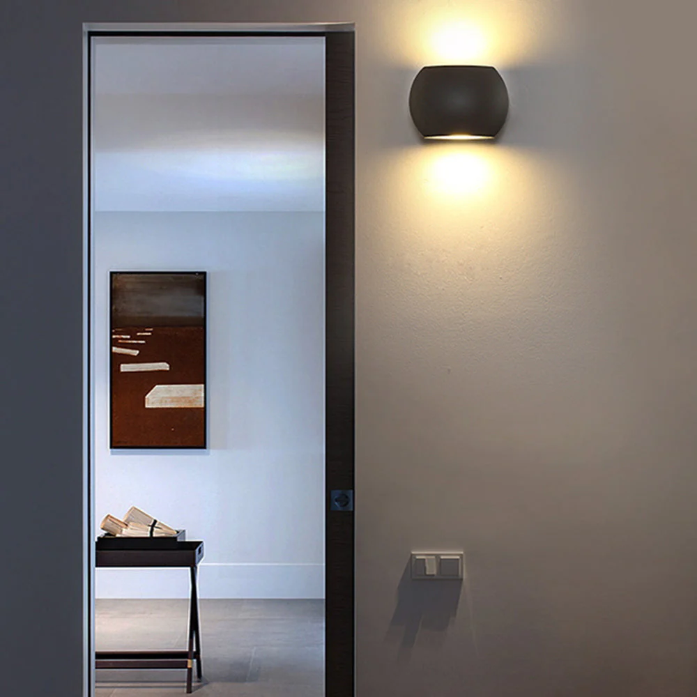Ray Minimalist Outdoor Wall Lamp - Image 2