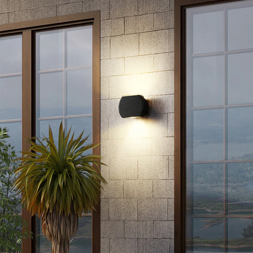 Ray Minimalist Outdoor Wall Lamp - Image 3