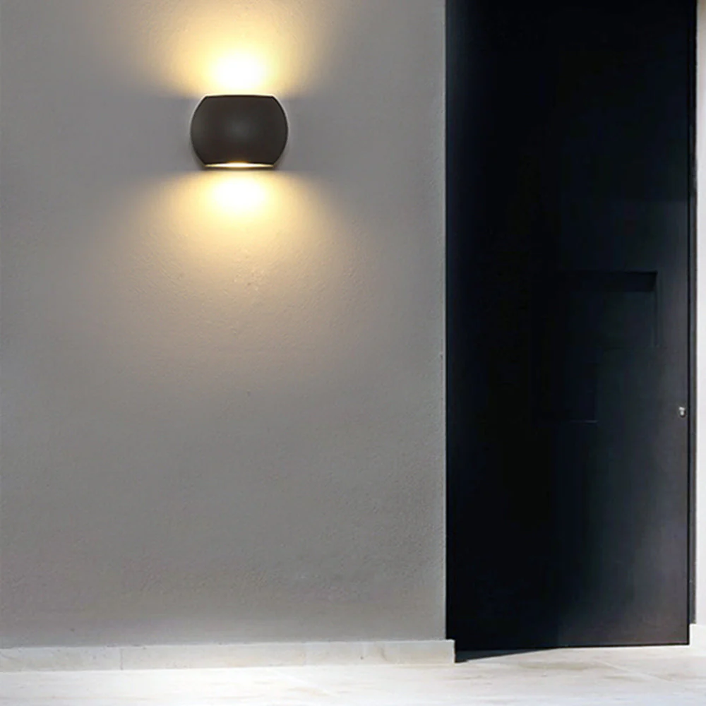Ray Minimalist Outdoor Wall Lamp - Image 5