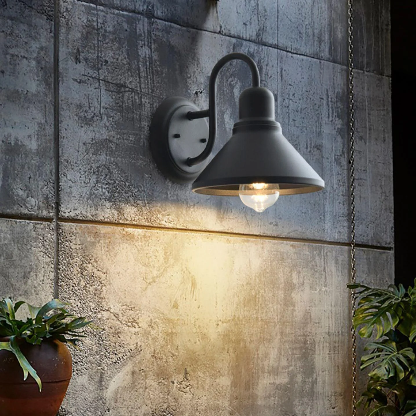 Ray Vintage Cone-shaped Ourdoor Wall Lamp - Image 13