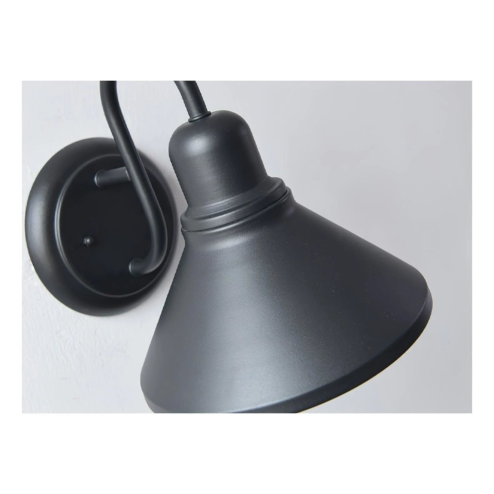 Ray Vintage Cone-shaped Ourdoor Wall Lamp - Image 7