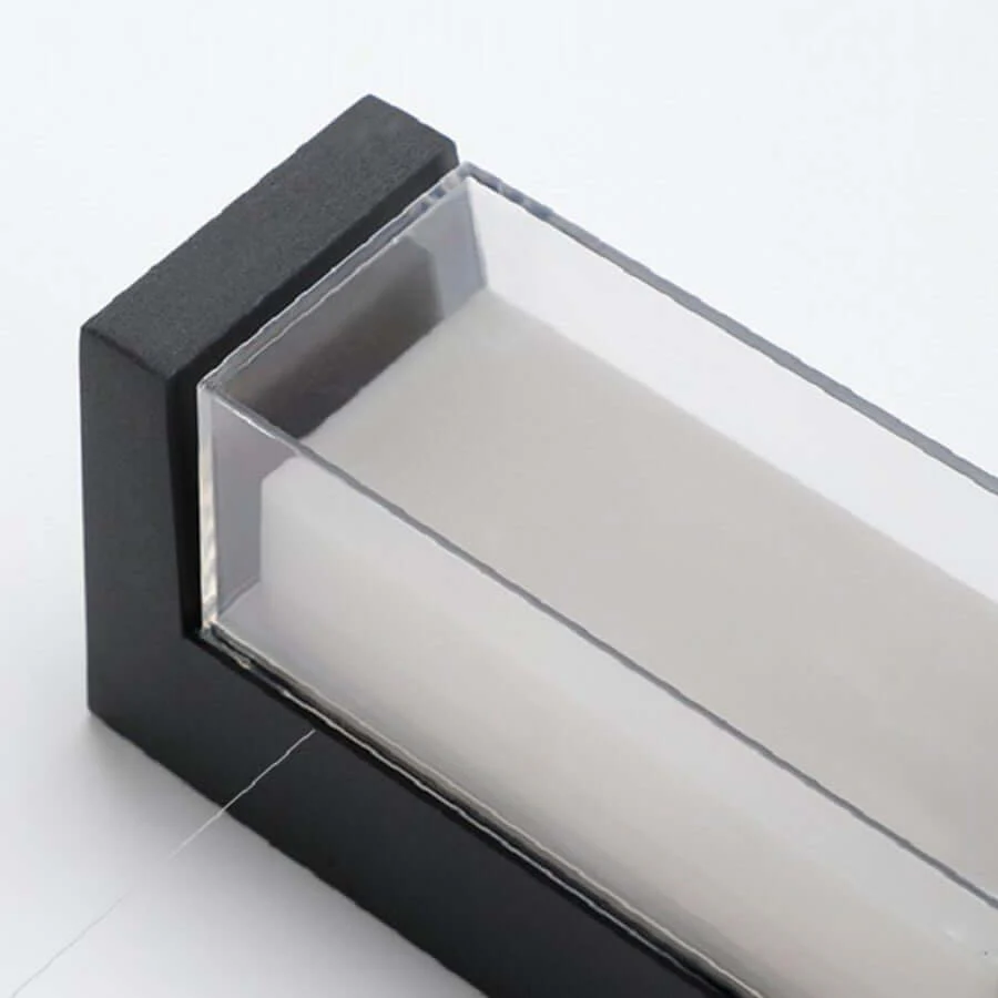 Robust Sleek Dual-Directional Outdoor Wall Light - Image 10