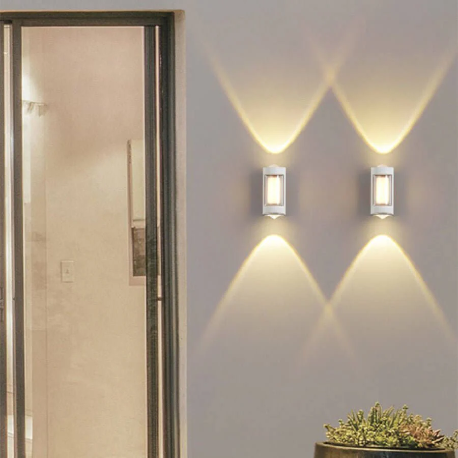 Robust Sleek Dual-Directional Outdoor Wall Light - Image 9