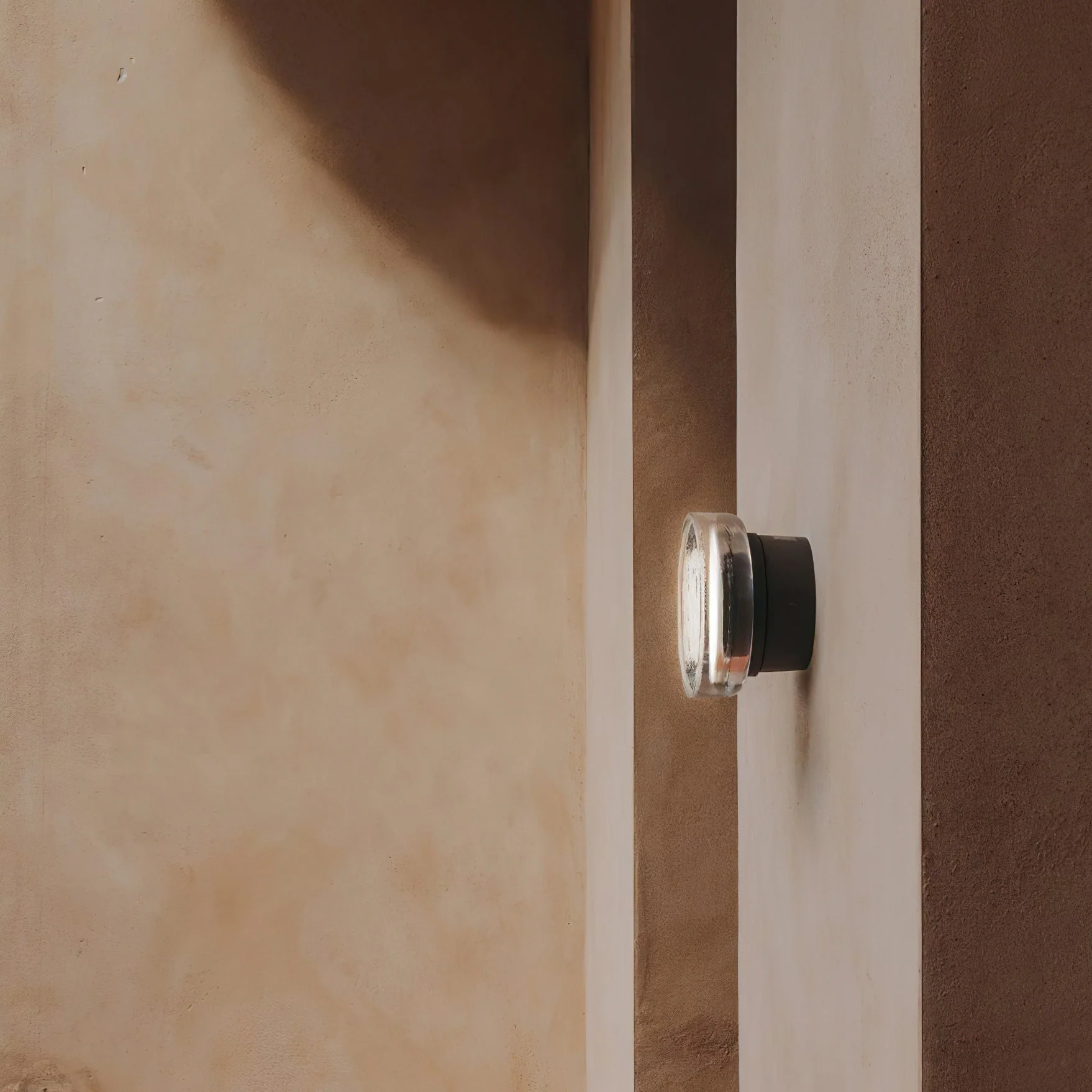 Roc Modern Wall Light - Image 2