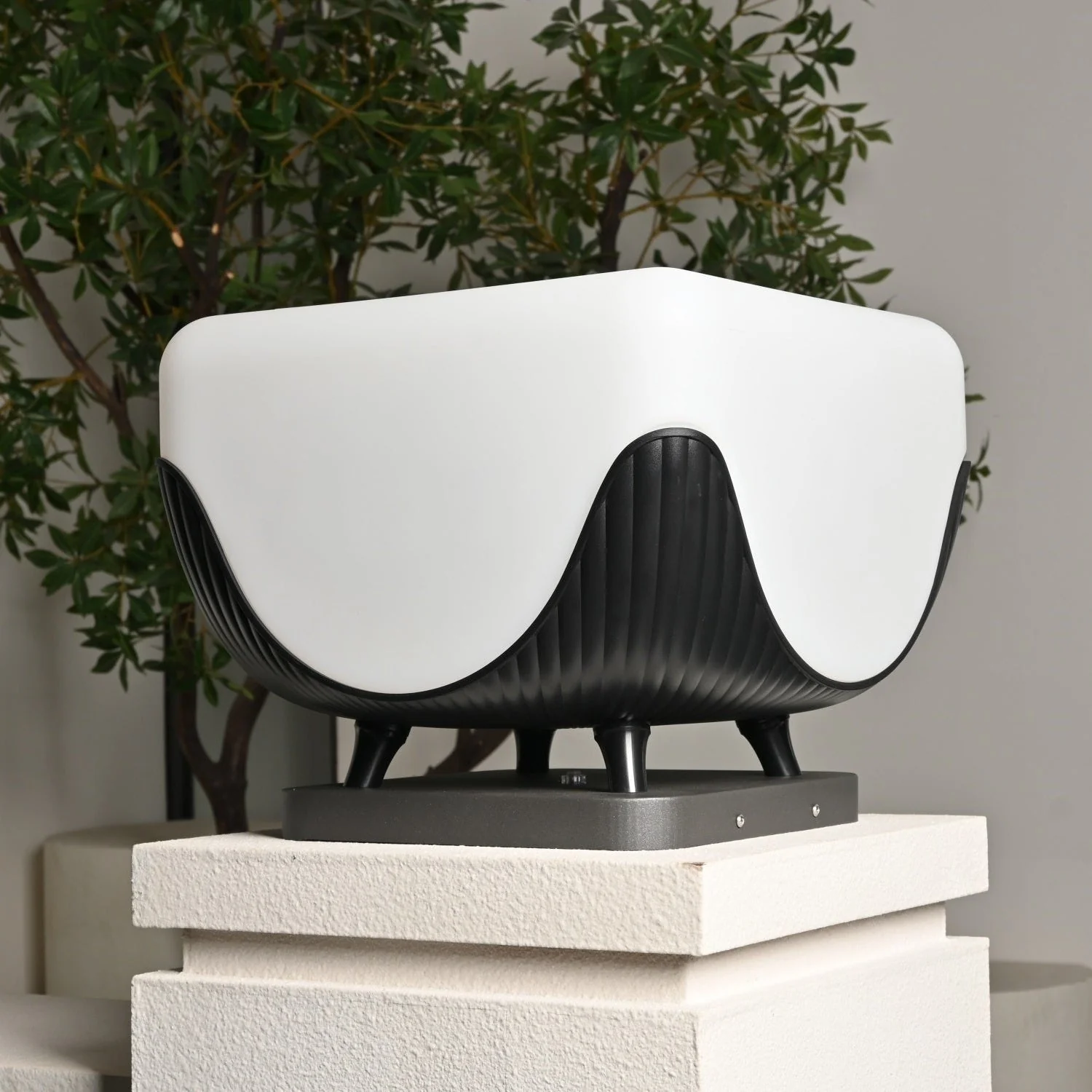 Ryder Minimalist Outdoor Light - Image 7