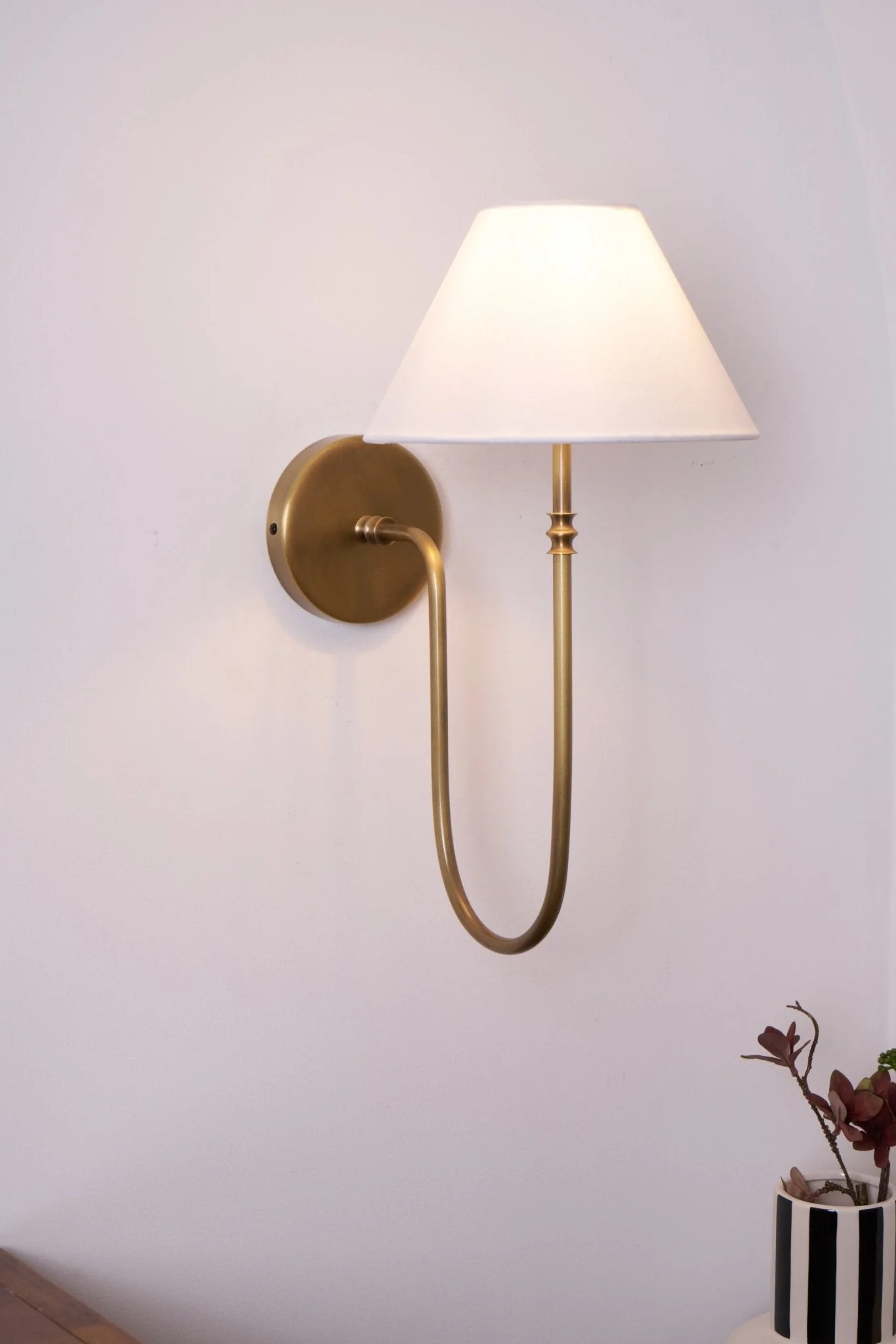 Silvery Vintage Industrial Fabric Wall Light - Image 3