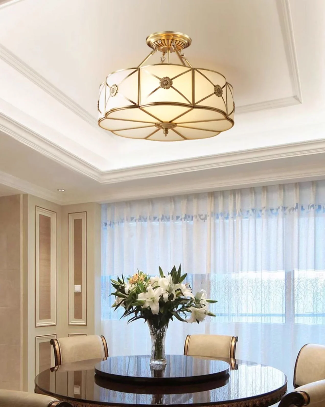 Solara Ceiling Lamp Brass Scalloped Frosted Classic - Image 16