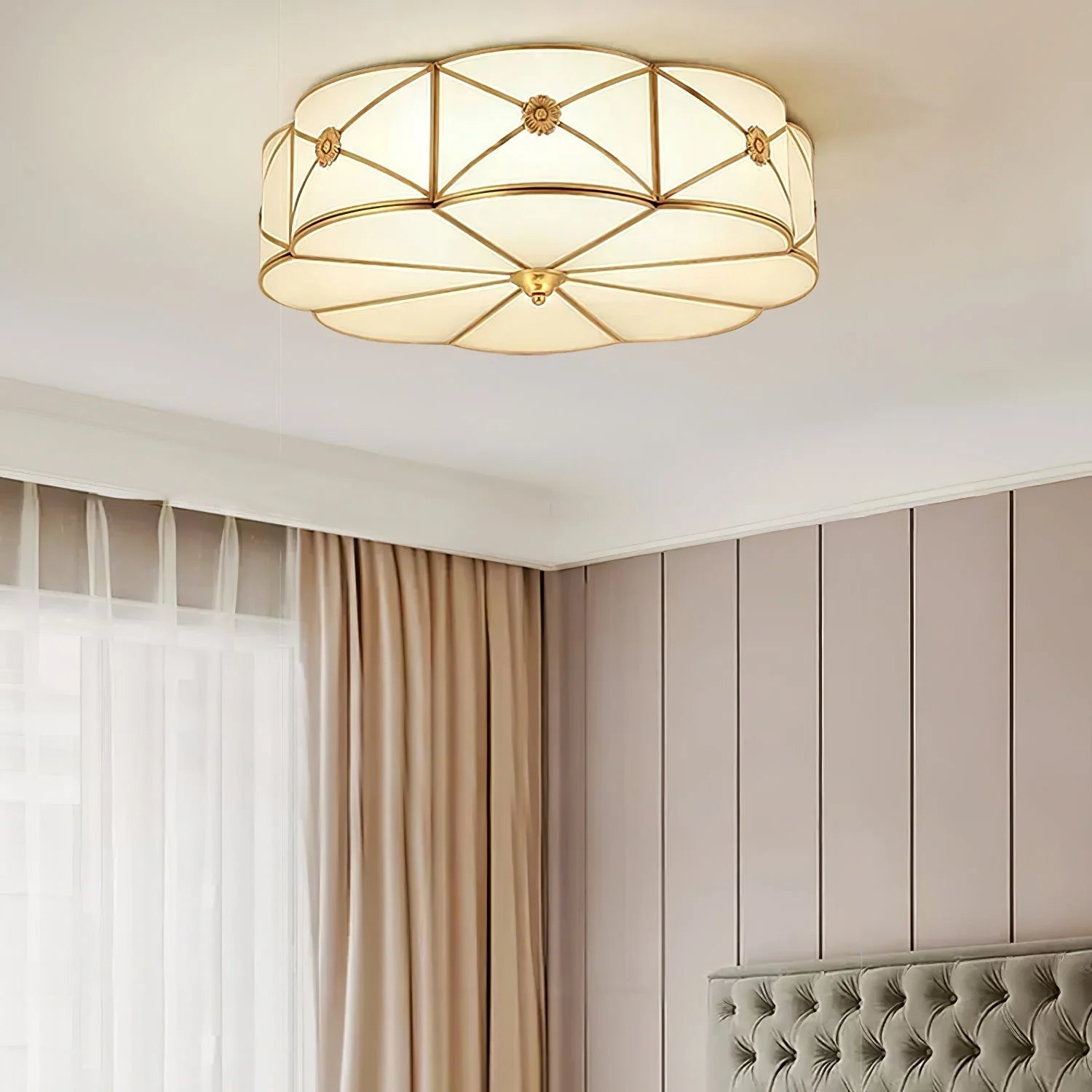 Solara Ceiling Lamp Brass Scalloped Frosted Classic - Image 17