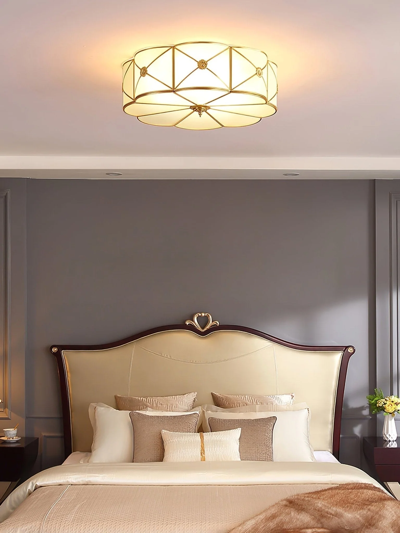 Solara Ceiling Lamp Brass Scalloped Frosted Classic - Image 44