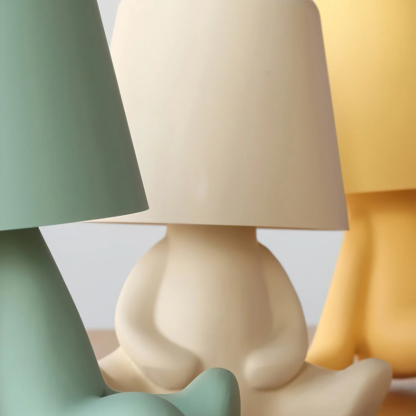 Sweet Artistic Resin Table Lamp - Image 11