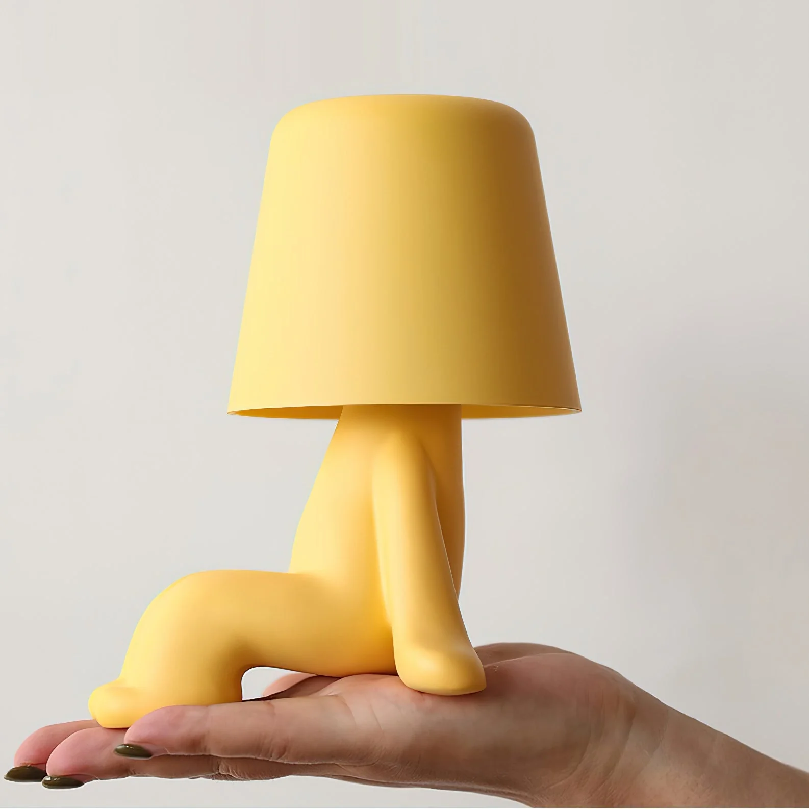 Sweet Artistic Resin Table Lamp - Image 12