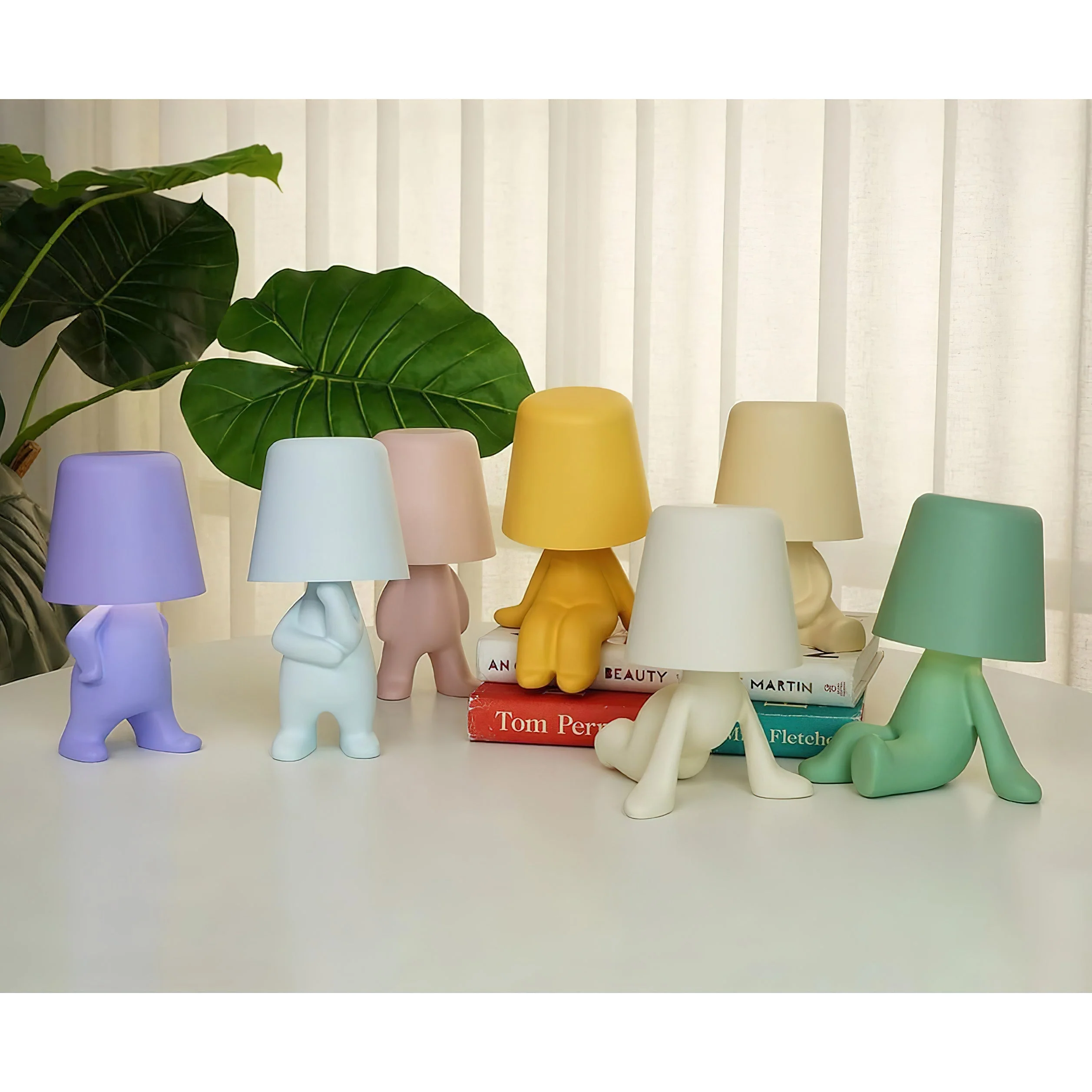Sweet Artistic Resin Table Lamp - Image 15