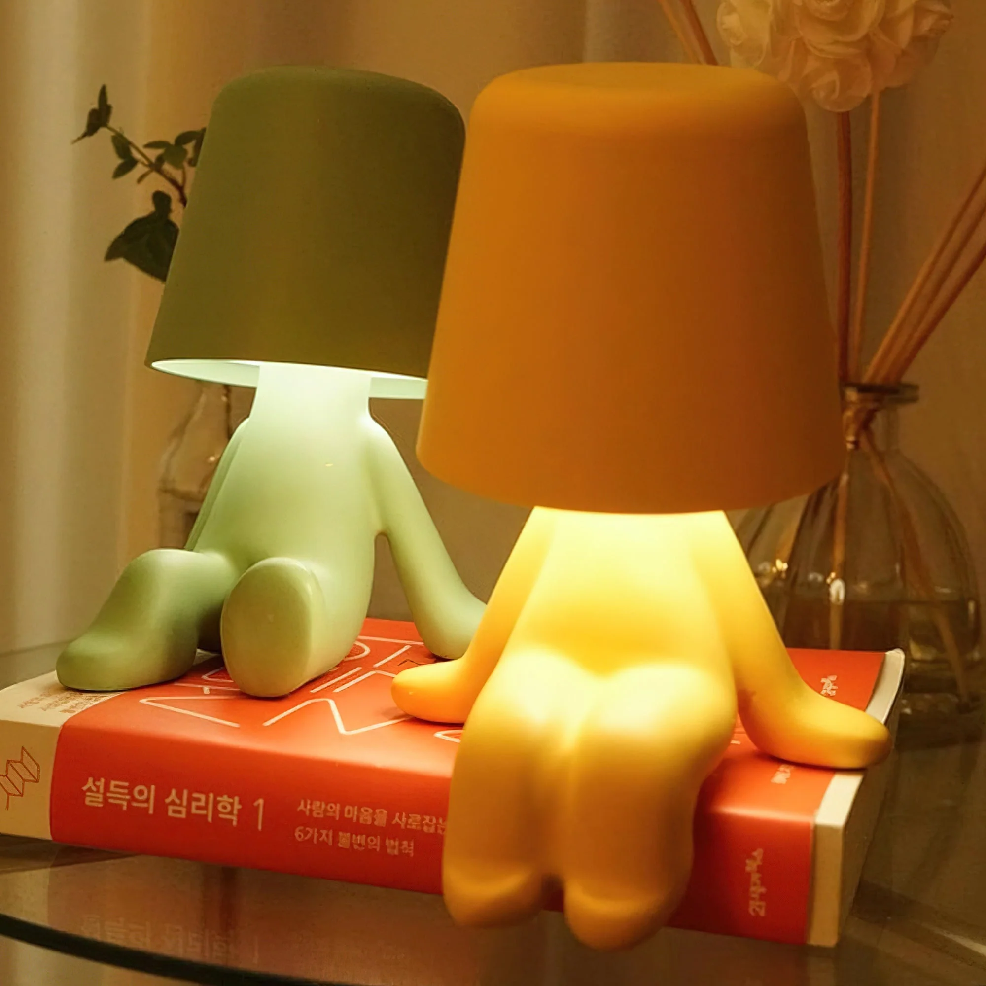 Sweet Artistic Resin Table Lamp - Image 2