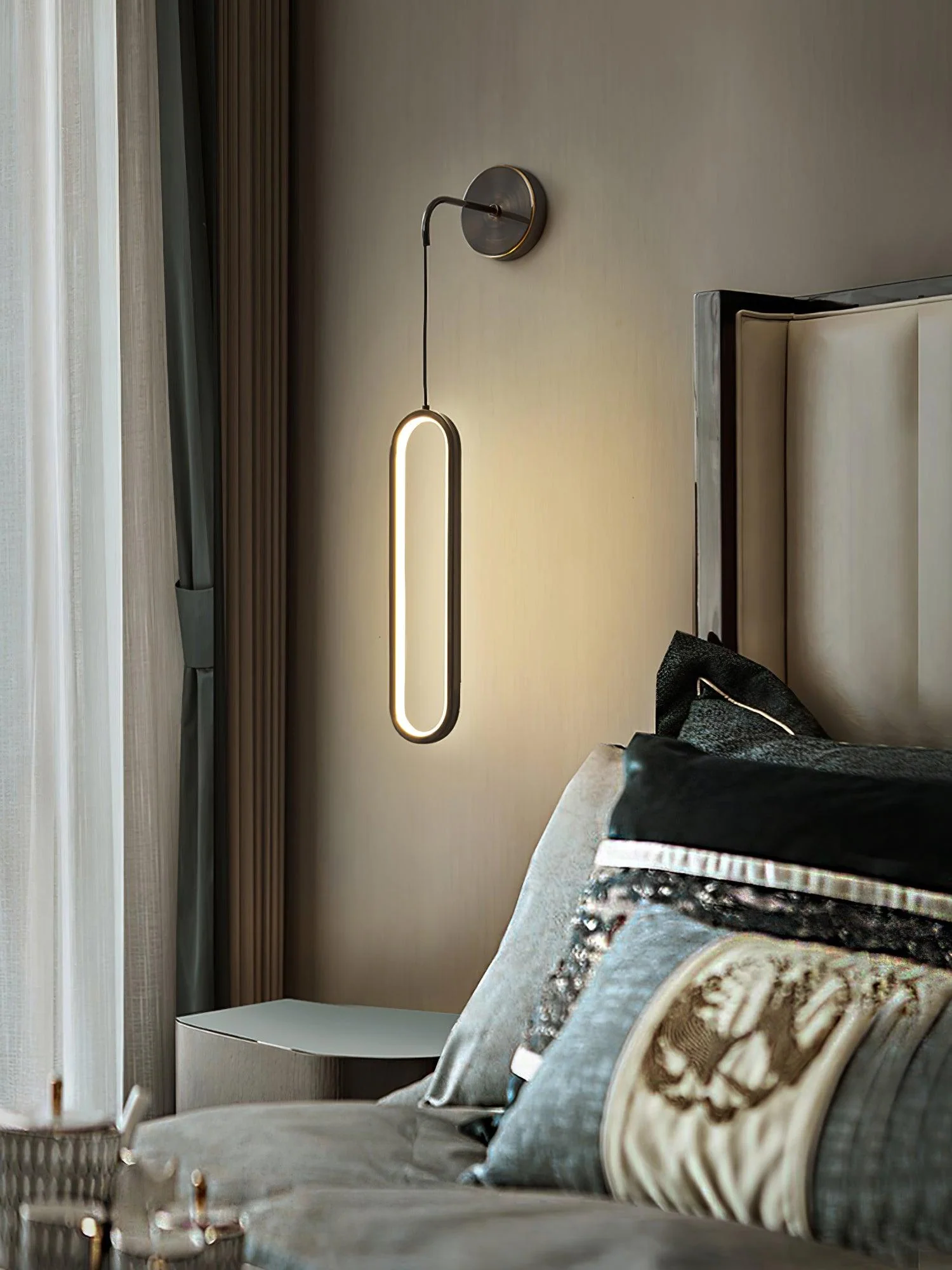 Thomas Minimalist Wall Lamp - Image 18