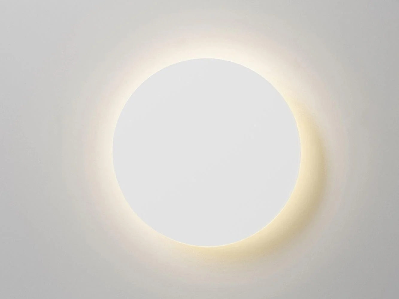 Tivral Brass Minimalist Wall Lamp - Image 19