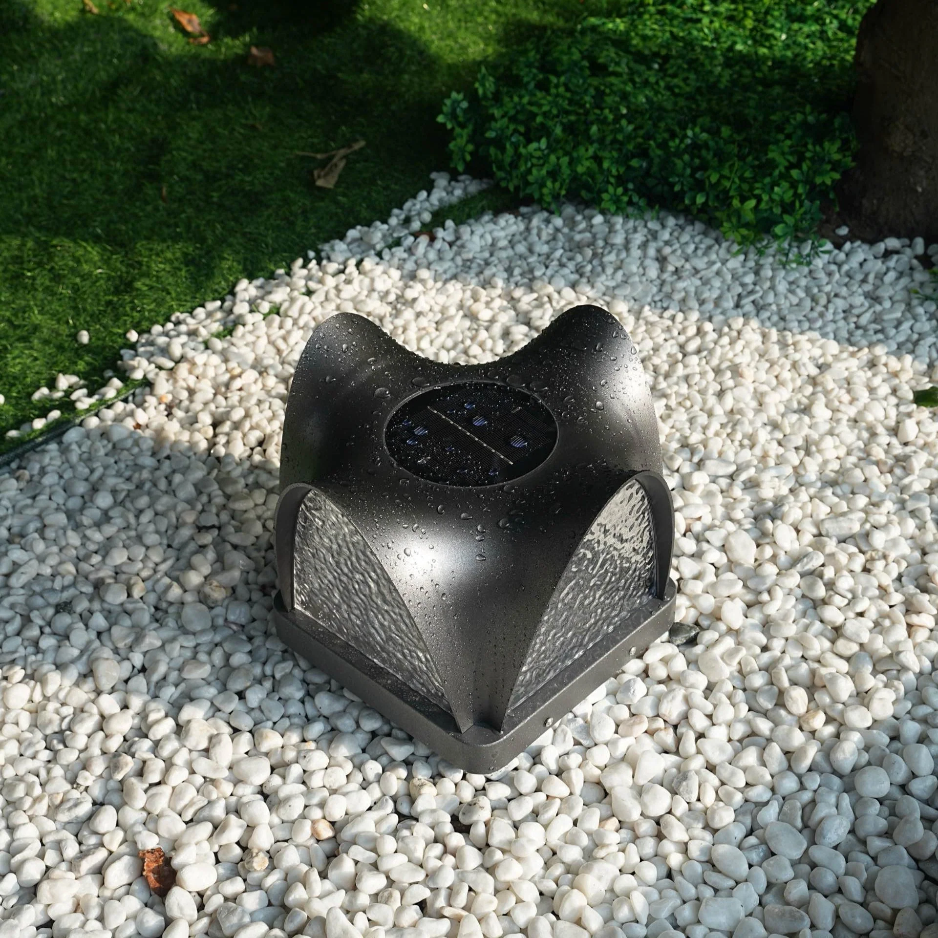 Veyra Modern Solar Outdoor Light - Image 3