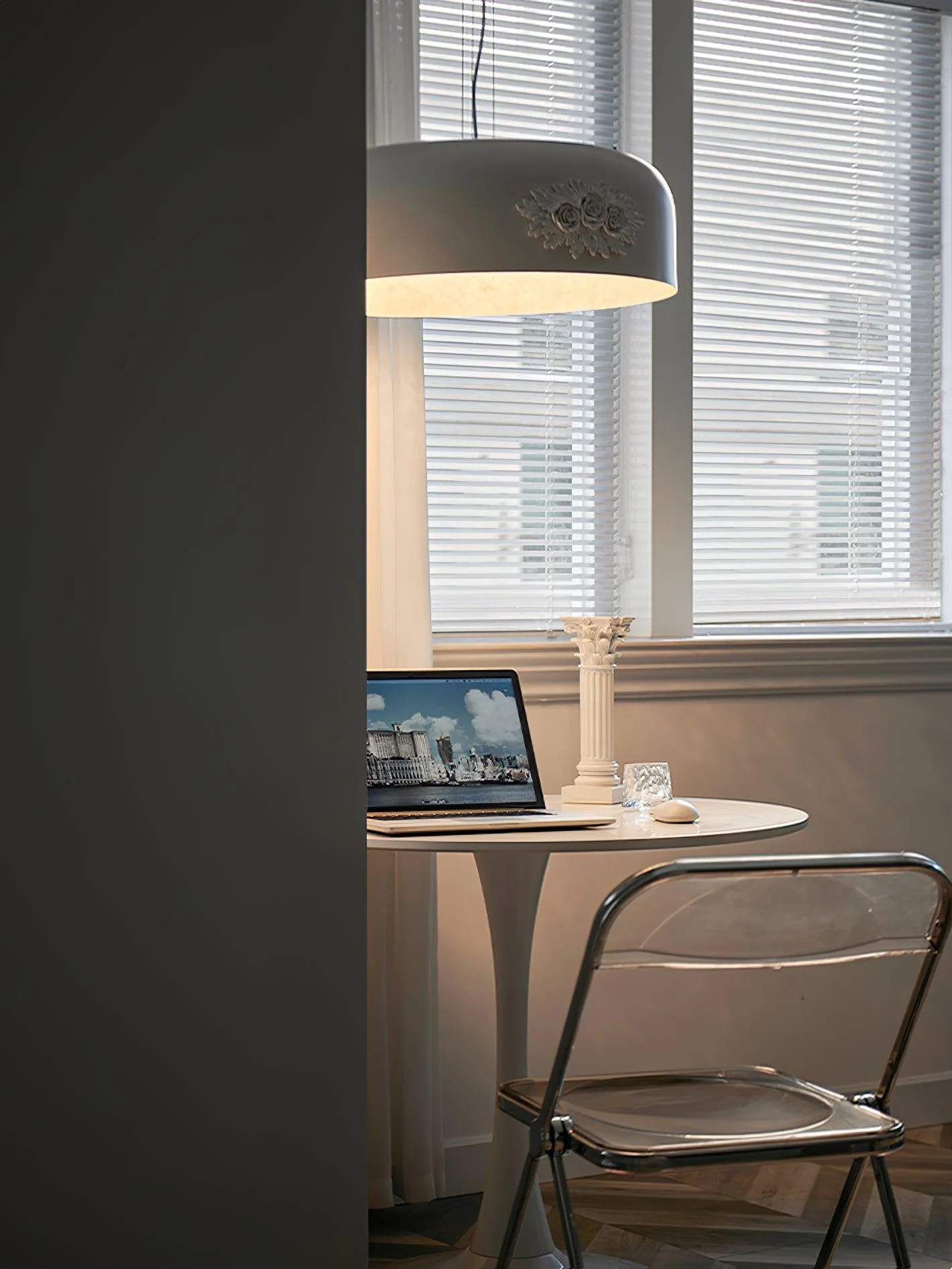 Vilaeos Minimalist Resin Wall Light - Image 2