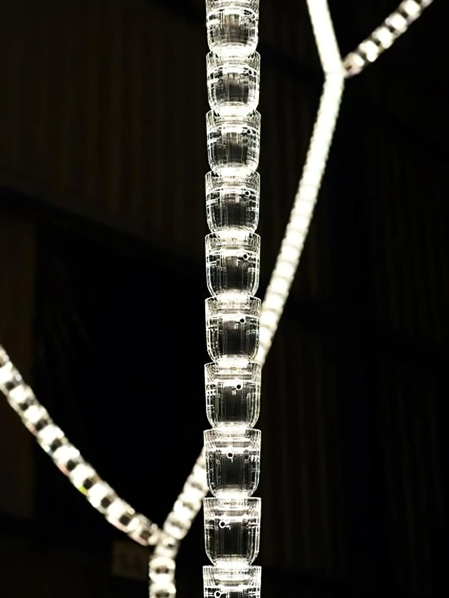 Vivaryra Modern LED Chandelier - Image 9