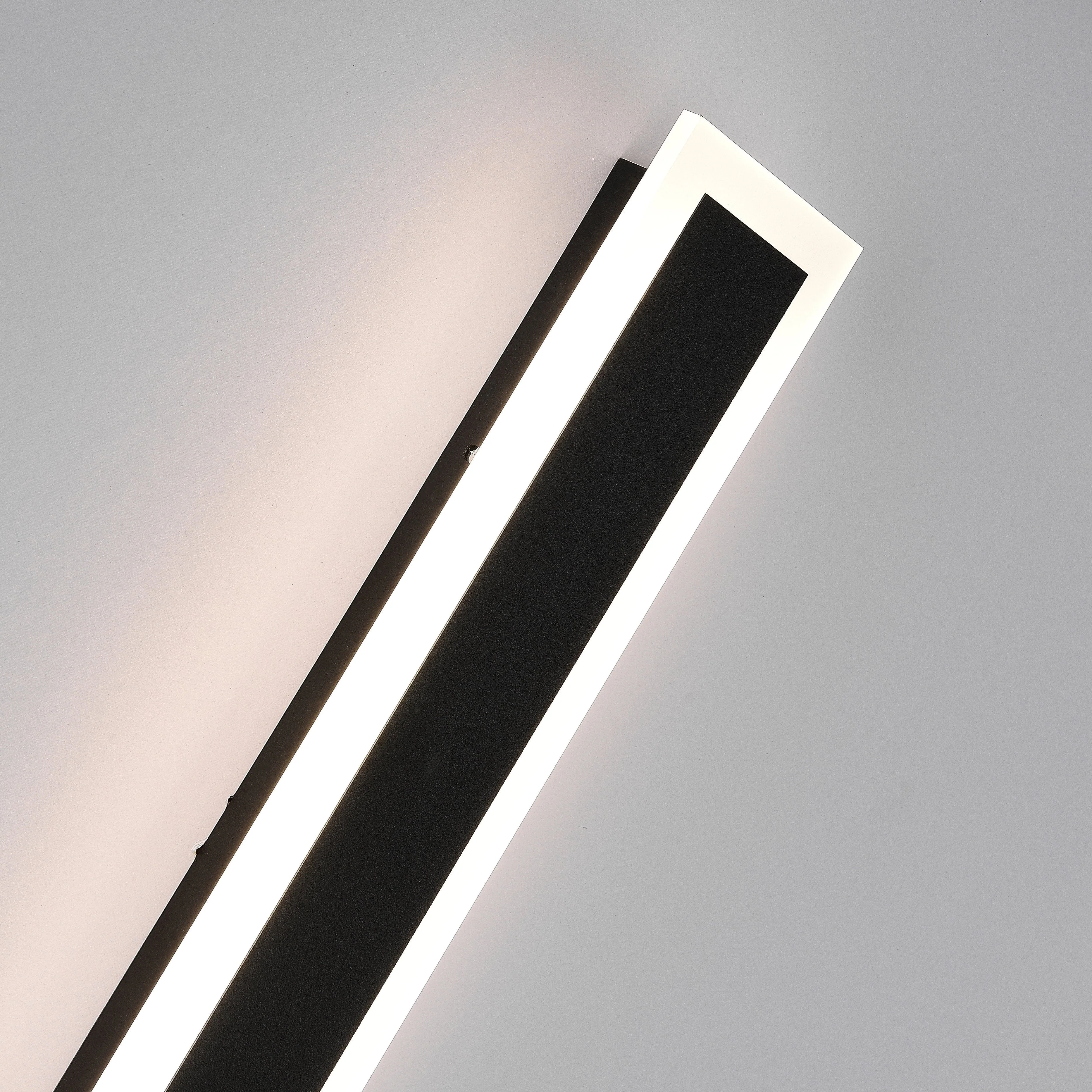 Vynn Linear Outdoor Wall Lamp - Image 19