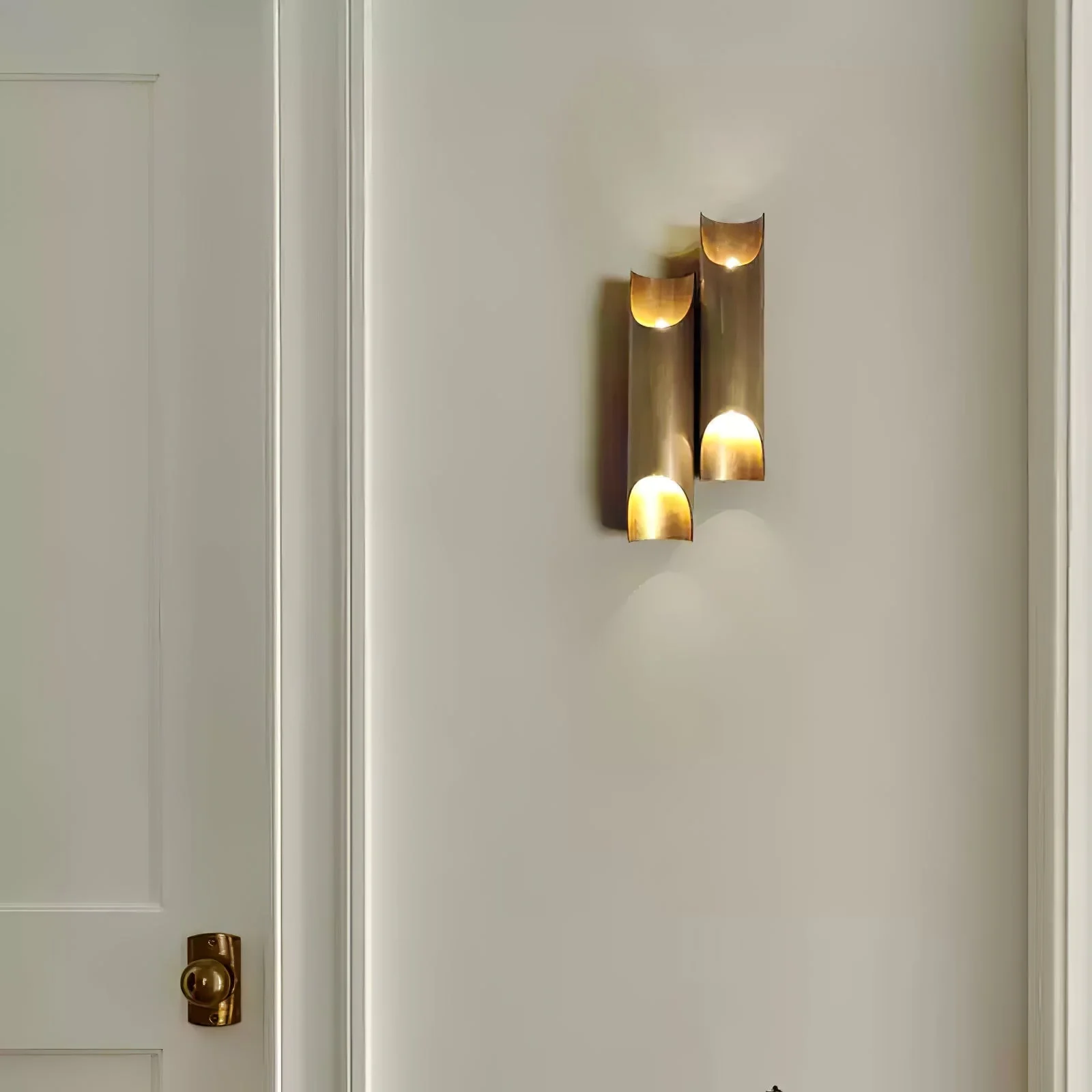 Zodoran Traditional Brass Wall Lamp - Image 11